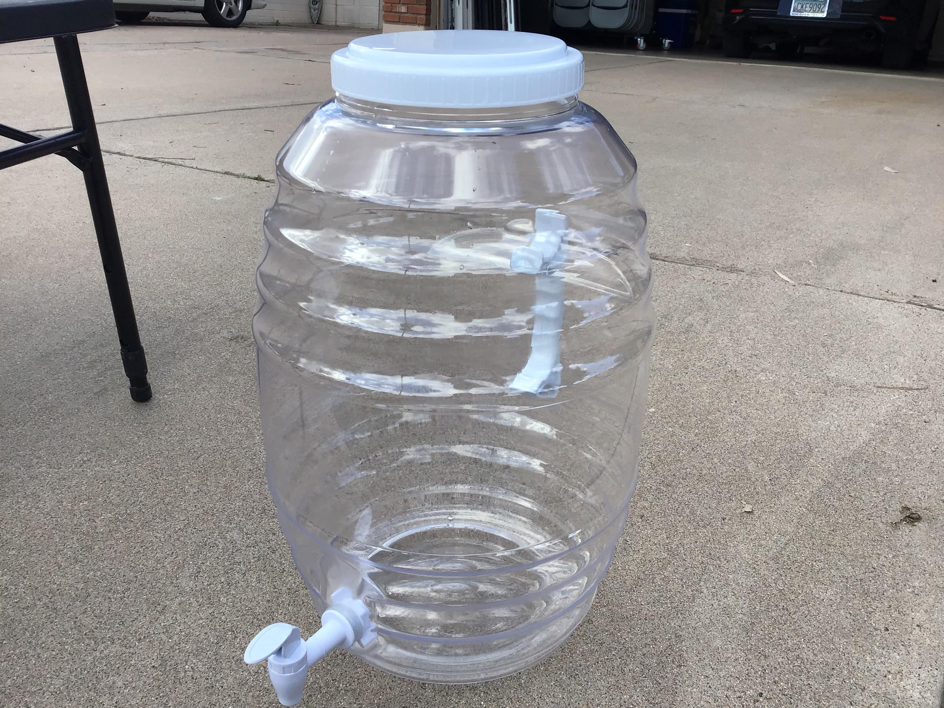 5-gallon beverage jar (clear plastic)