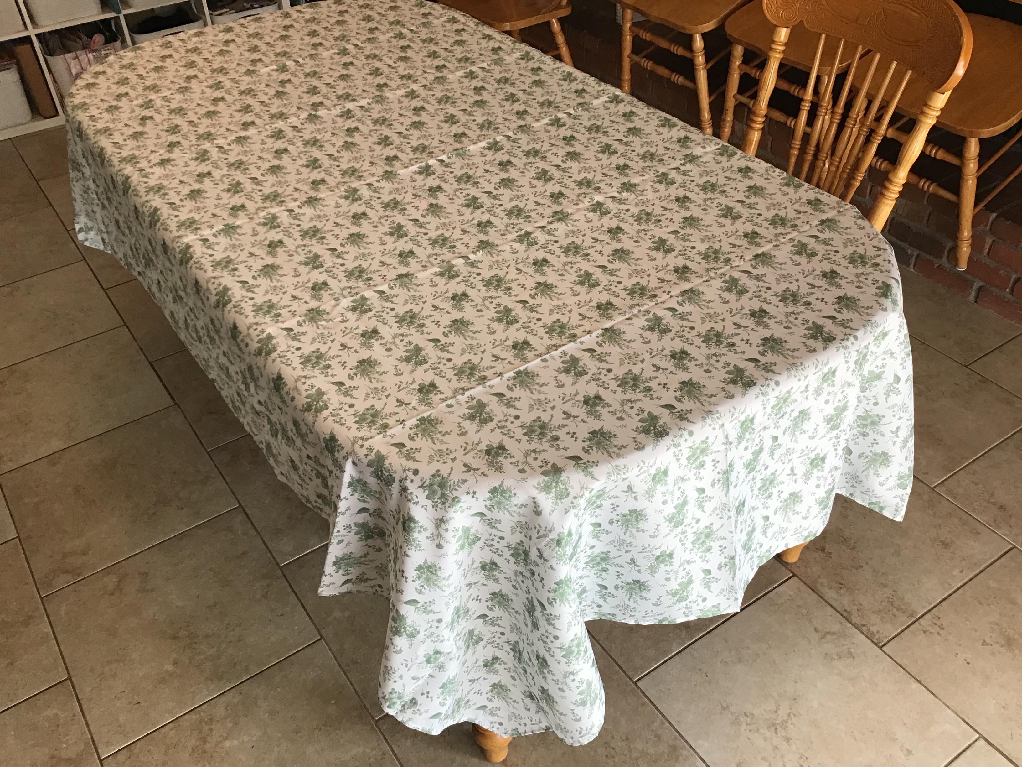 rectangle tablecloths (dusty sage green floral print) - 60 x 102