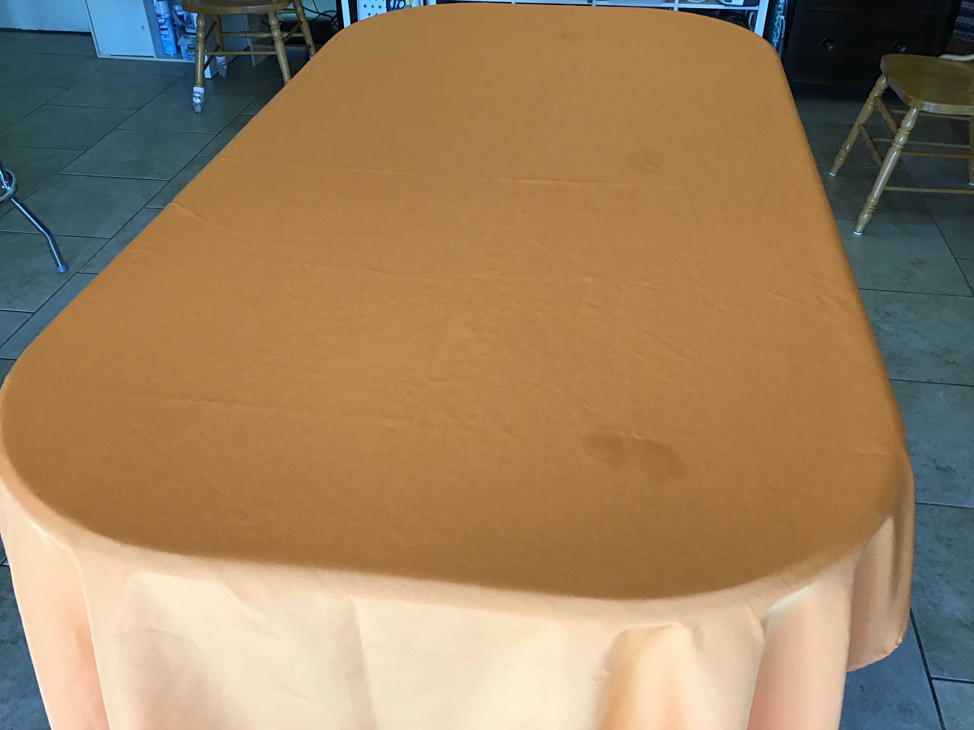 rectangle tablecloths (orange) - 60 x 102 (slight discoloration)