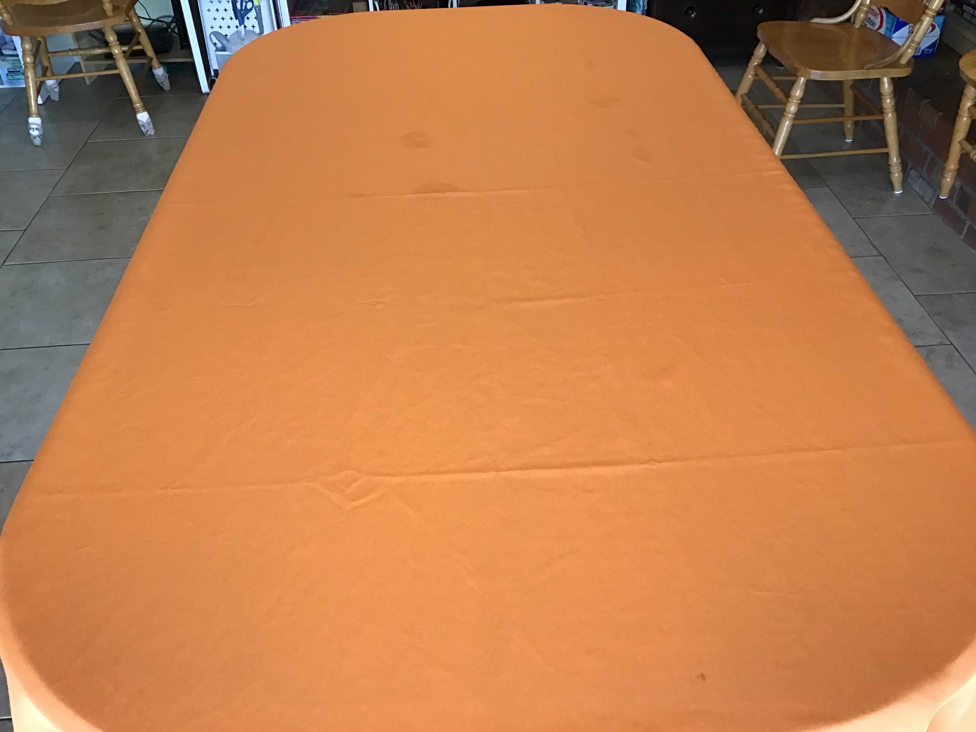 rectangle tablecloths (orange) - 60 x 102 (slight discoloration)