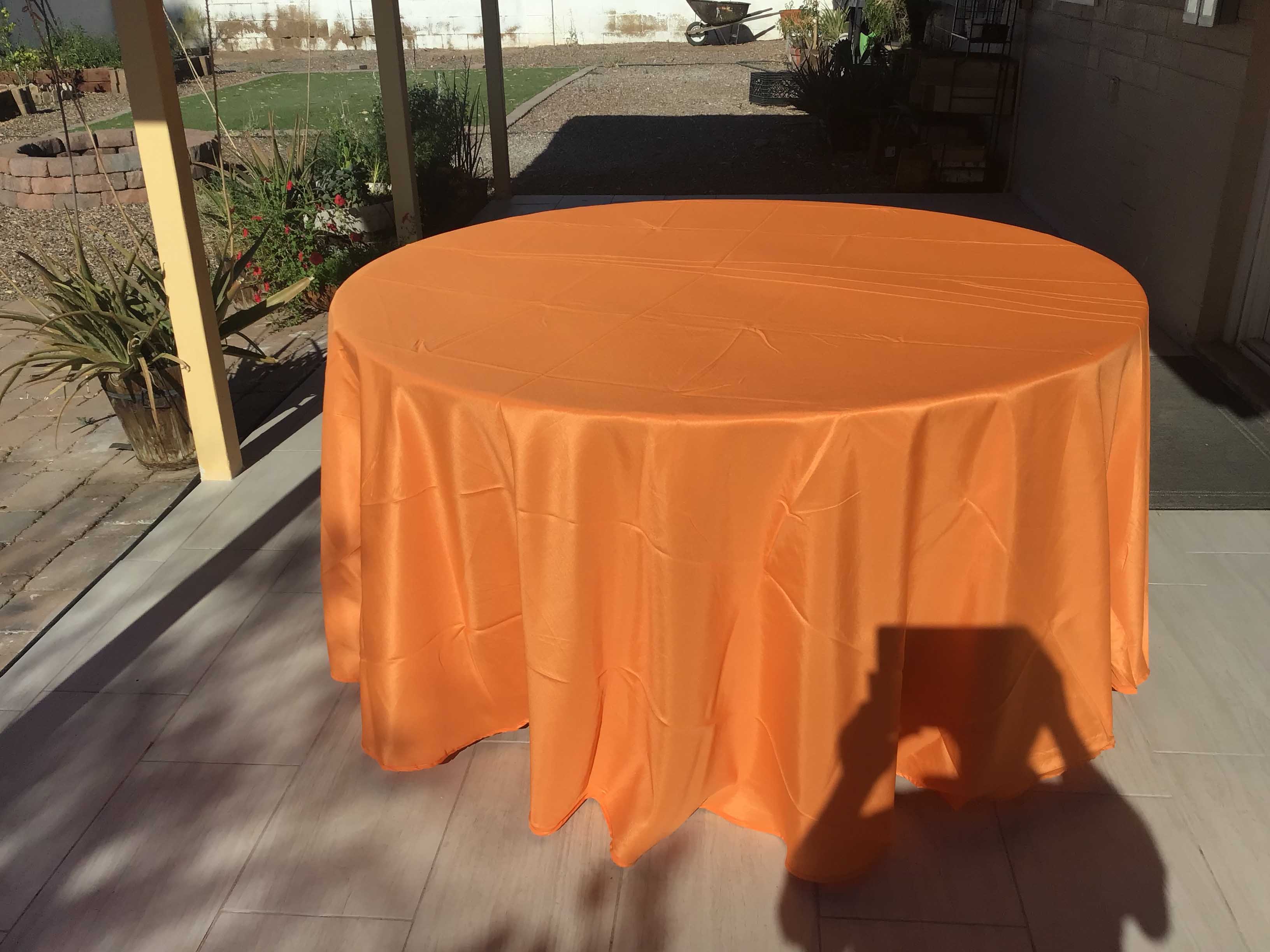 round tablecloths (orange) - 120