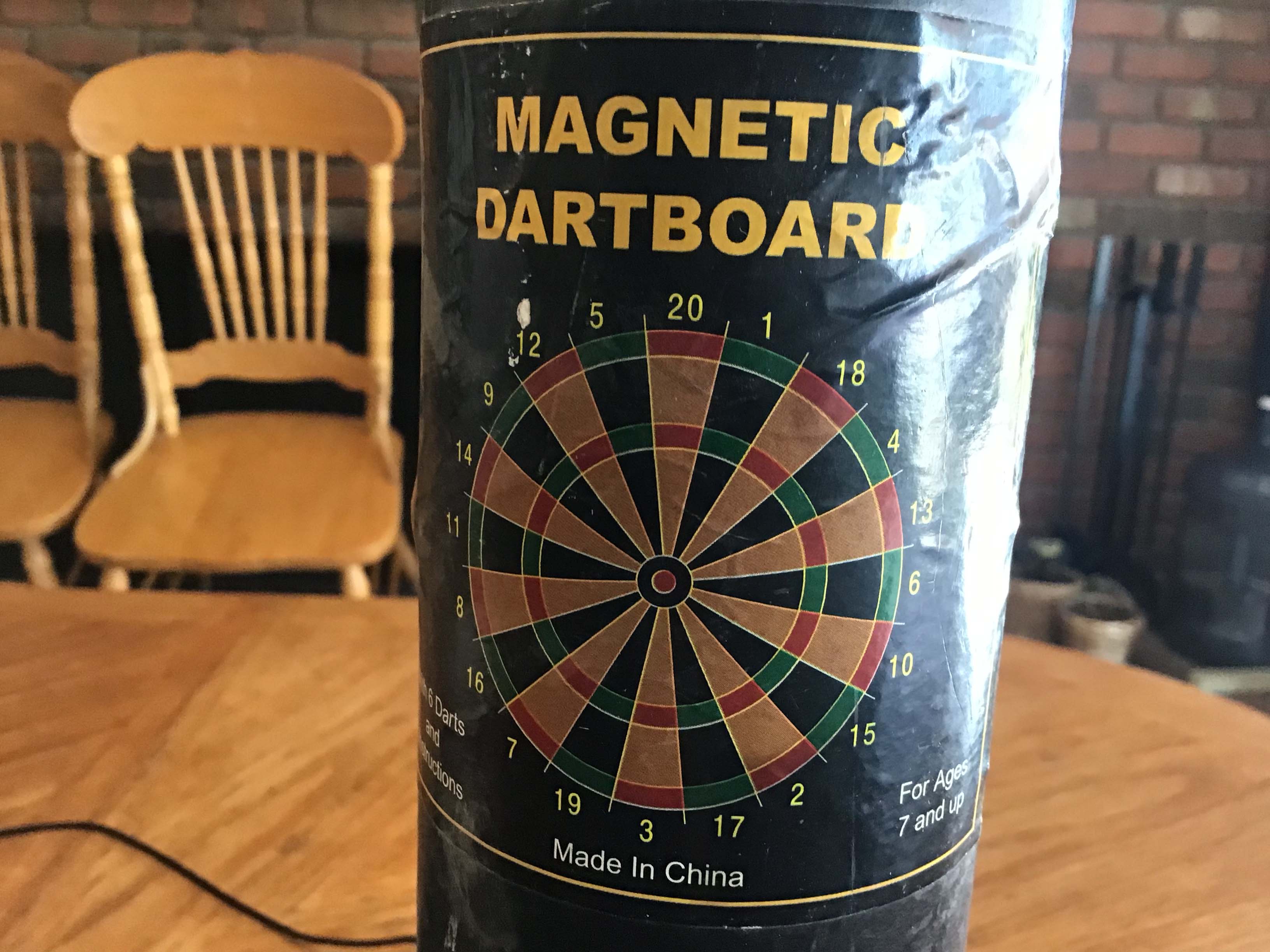 magnetic dart board (1-sided)