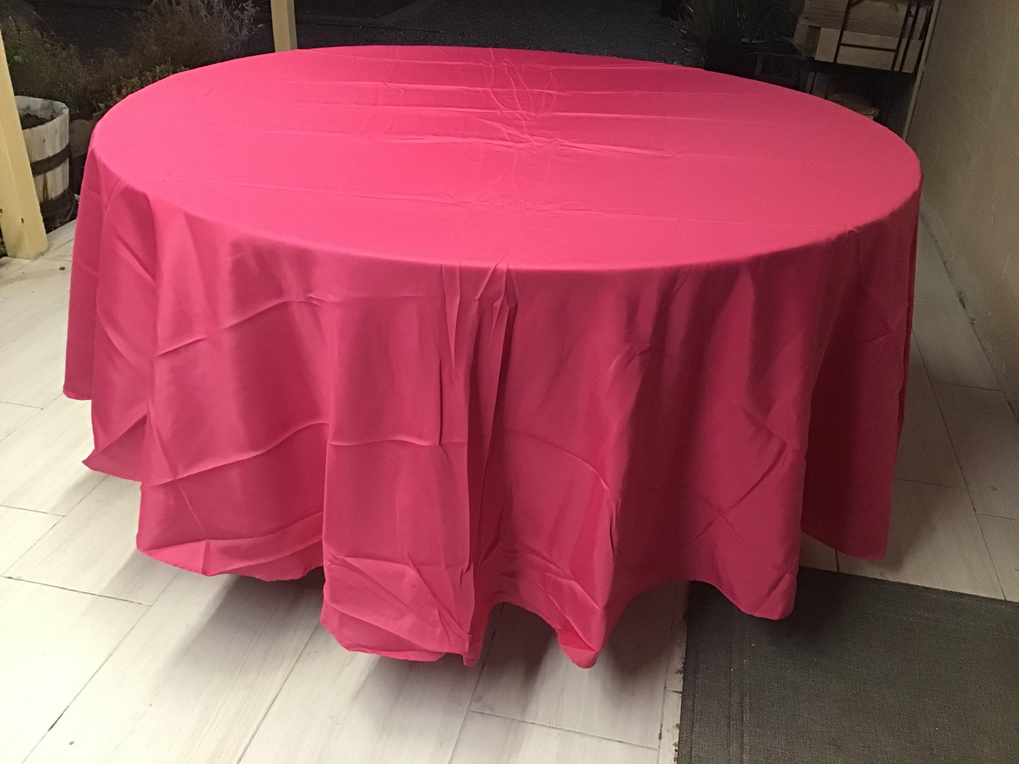 round tablecloths (fuchsia) - 108