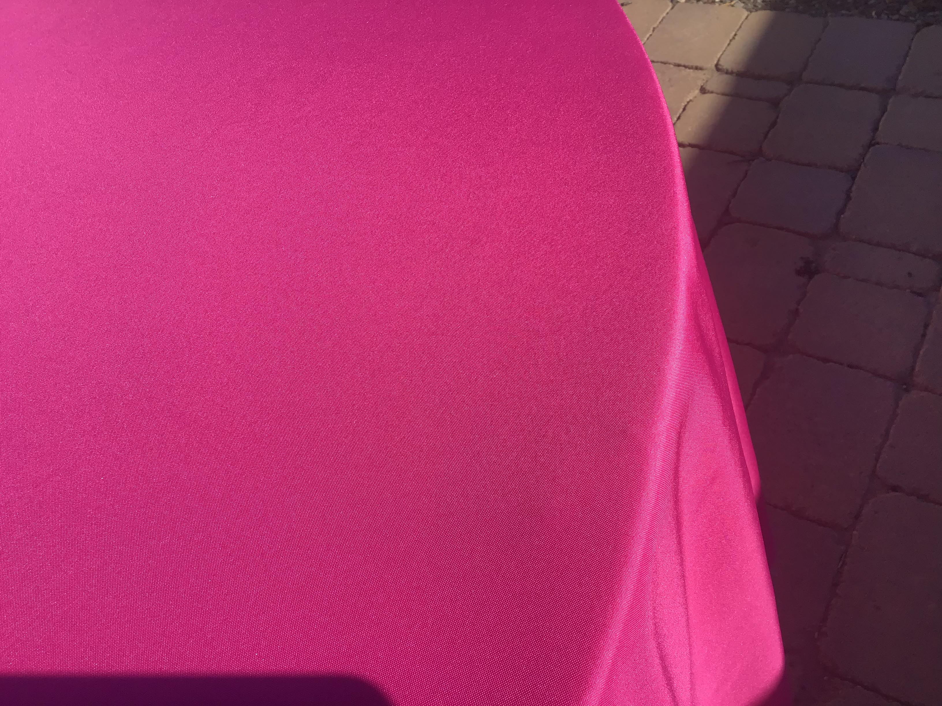 round tablecloths (fuchsia) - 108