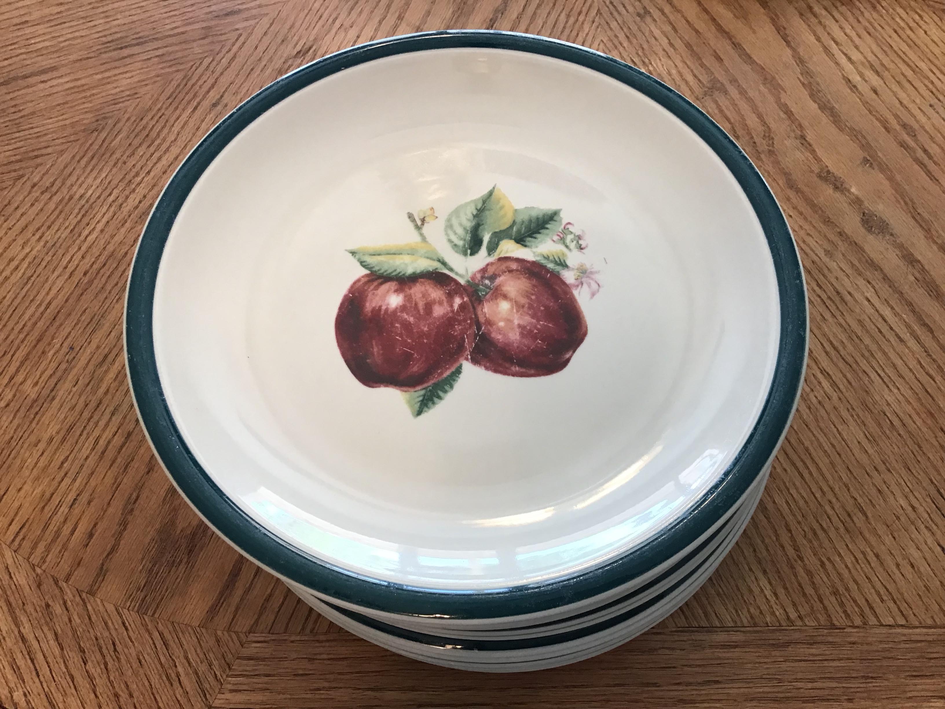 dinner plates - ceramic (Apple Casuals collection)