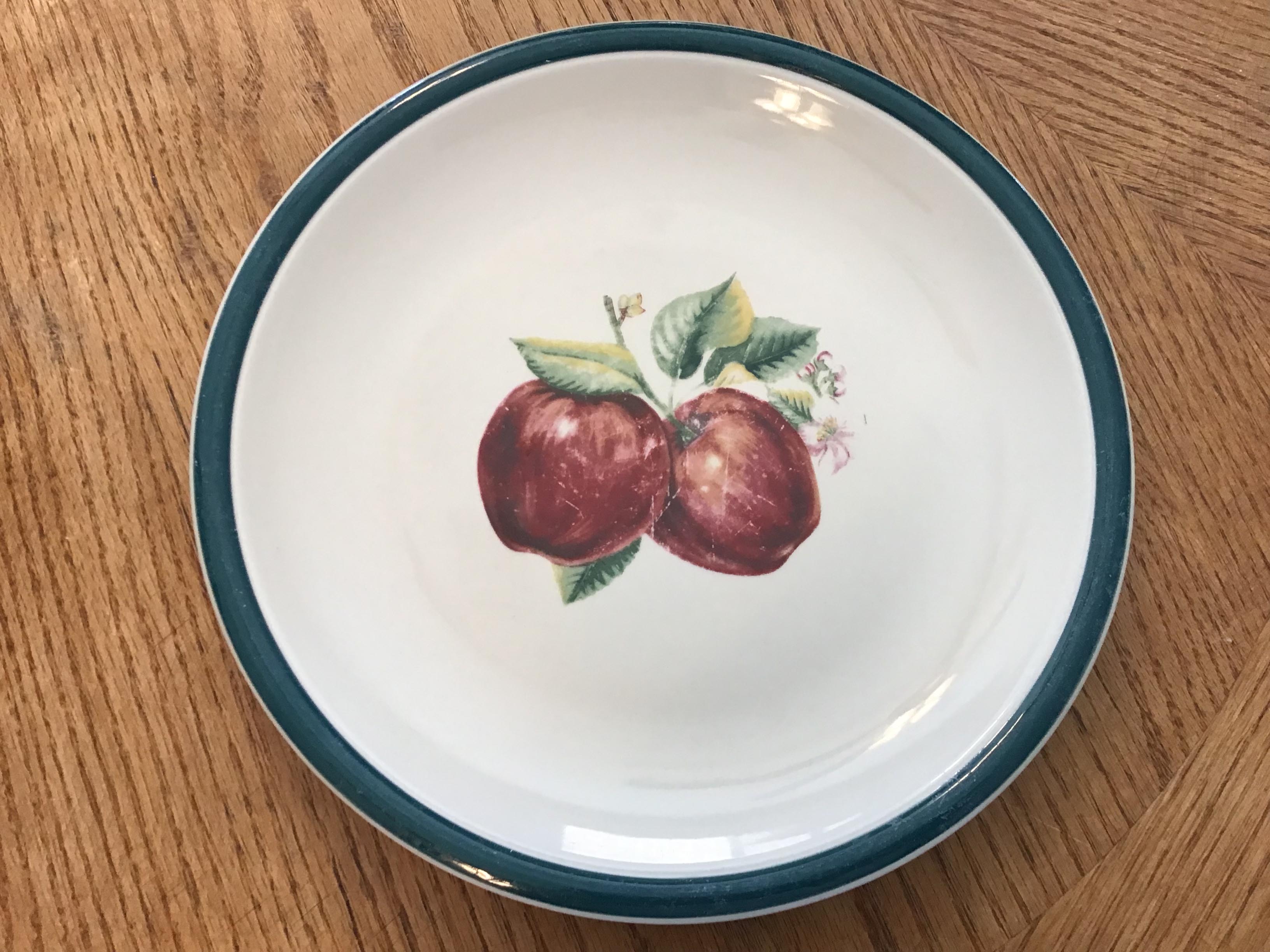 dinner plates - ceramic (Apple Casuals collection)