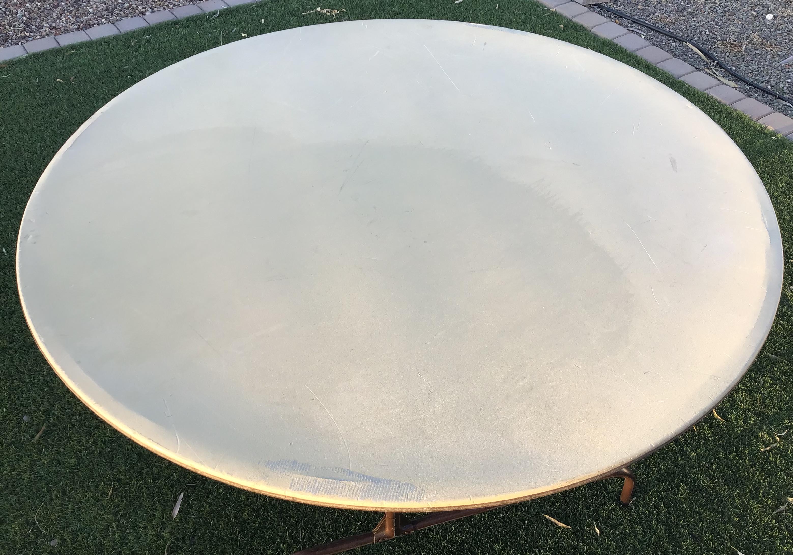 5 foot round tables