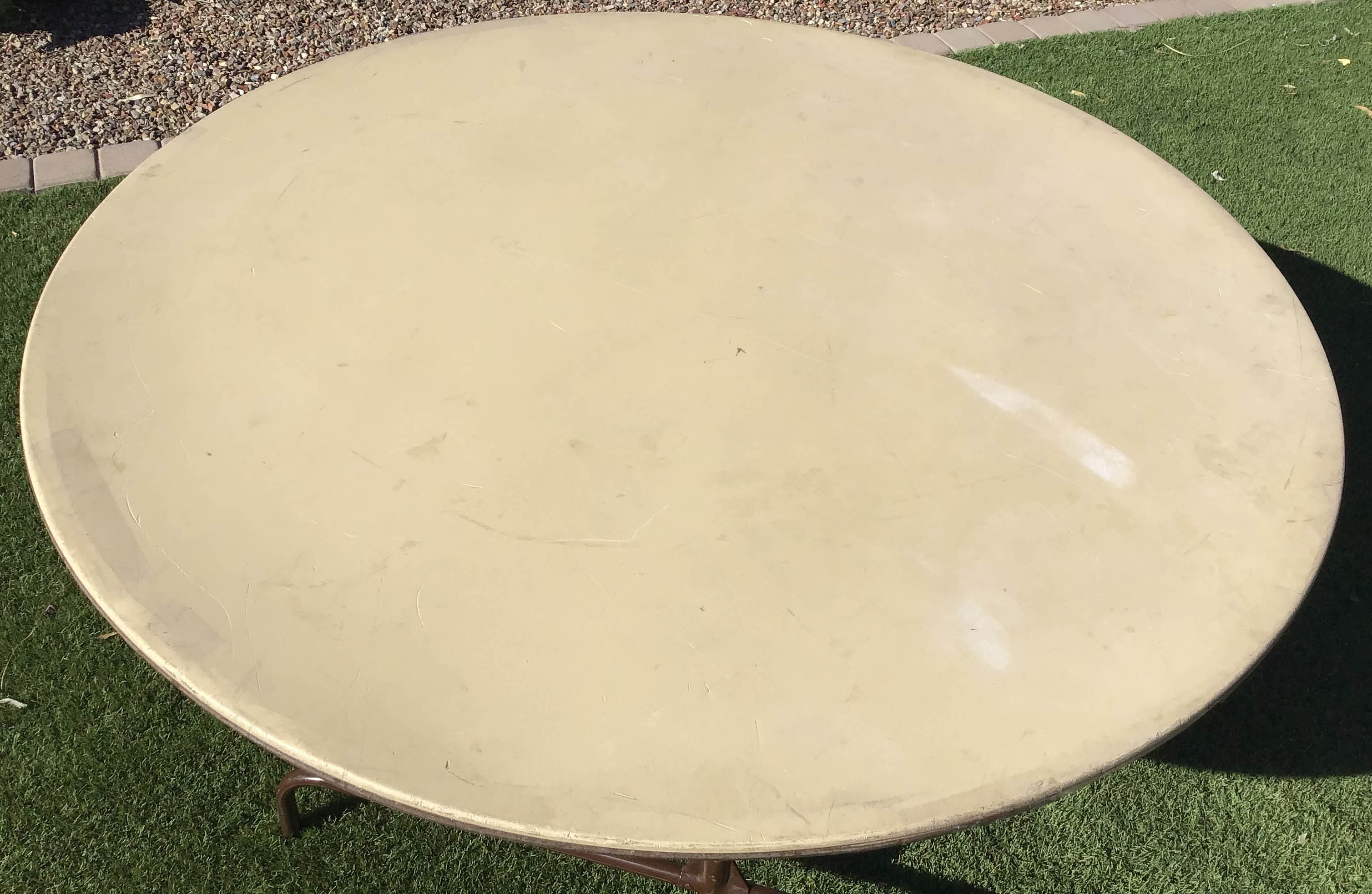 5 foot round tables