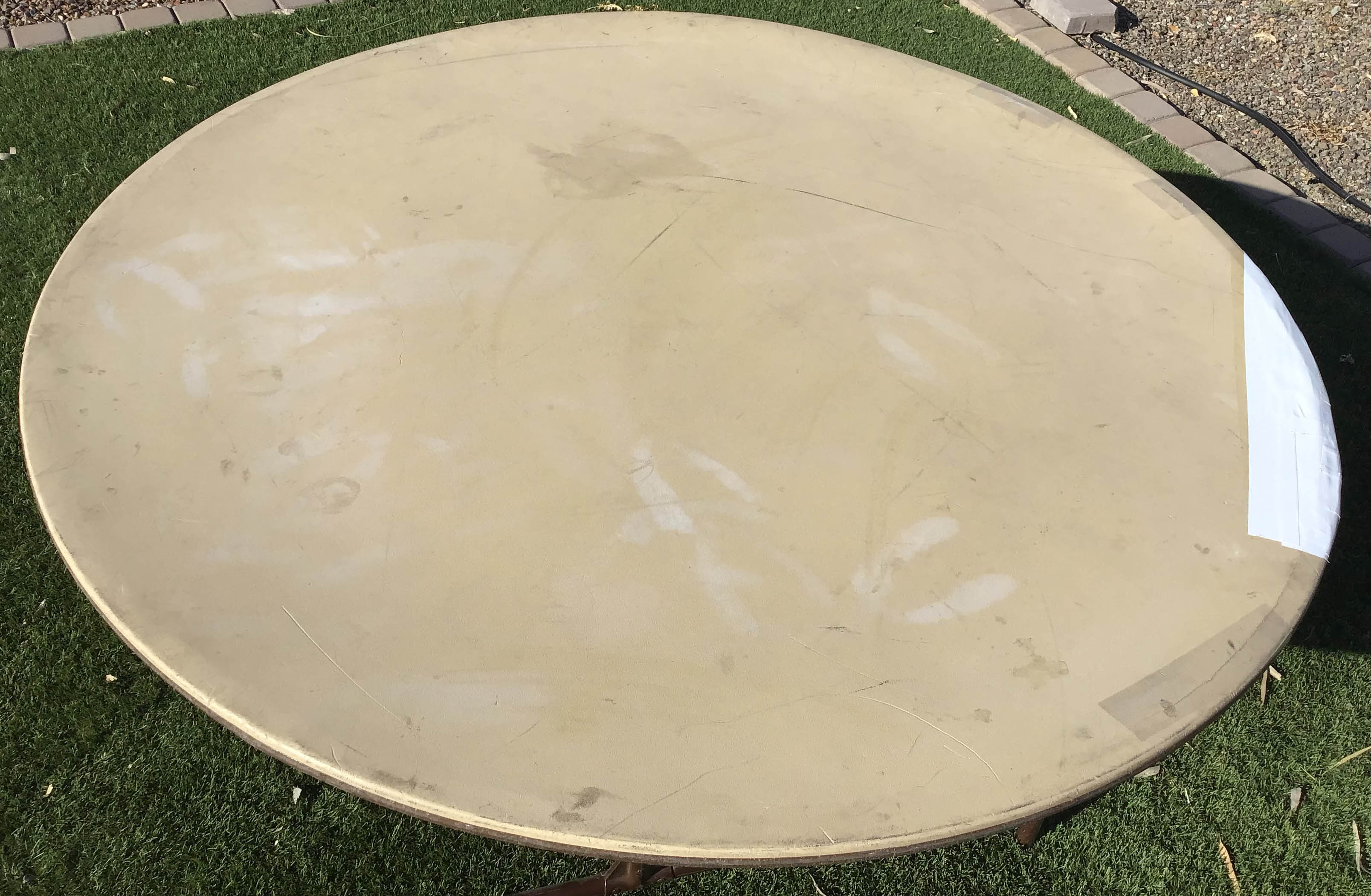 5 foot round tables