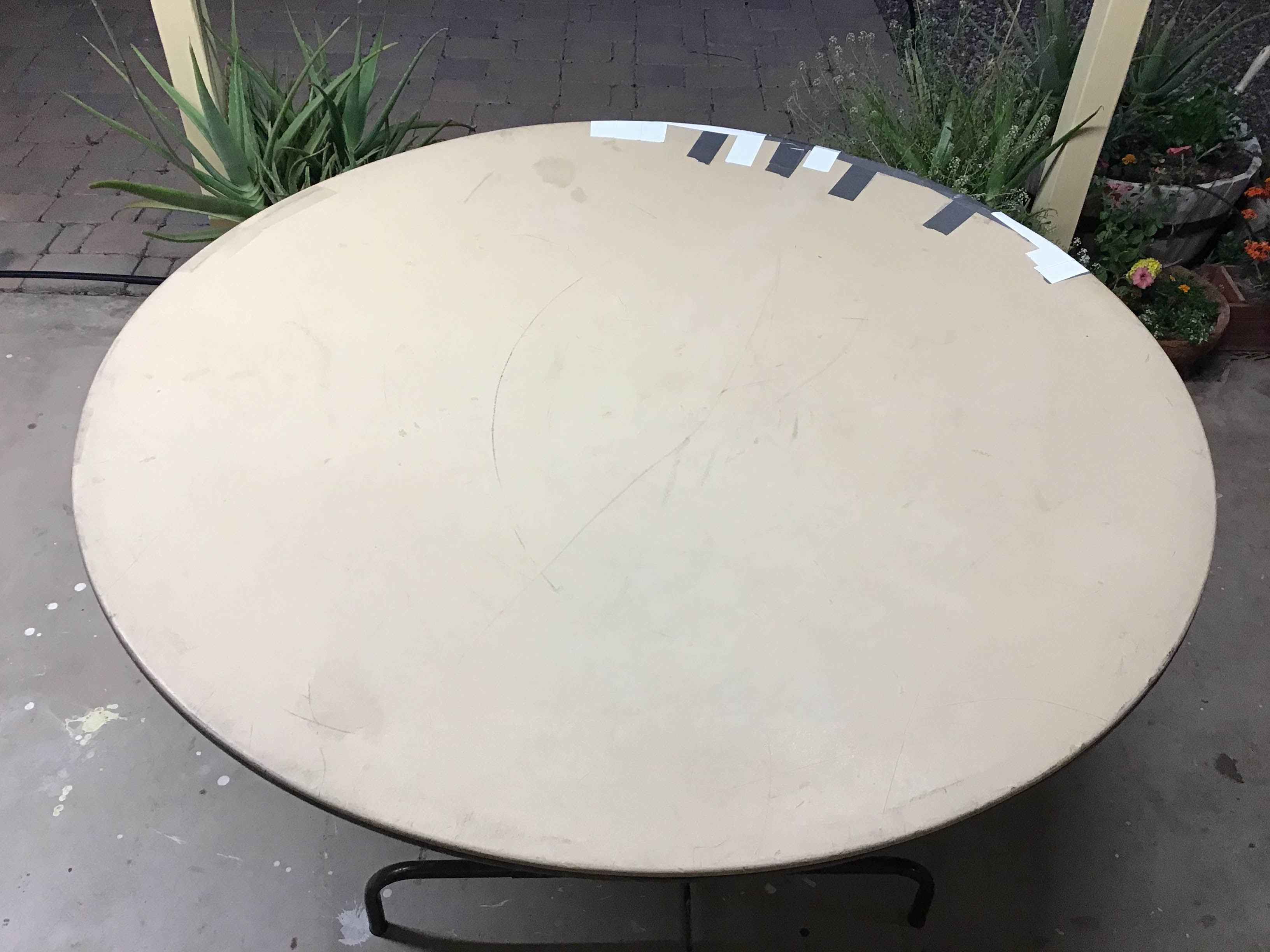 5 foot round tables