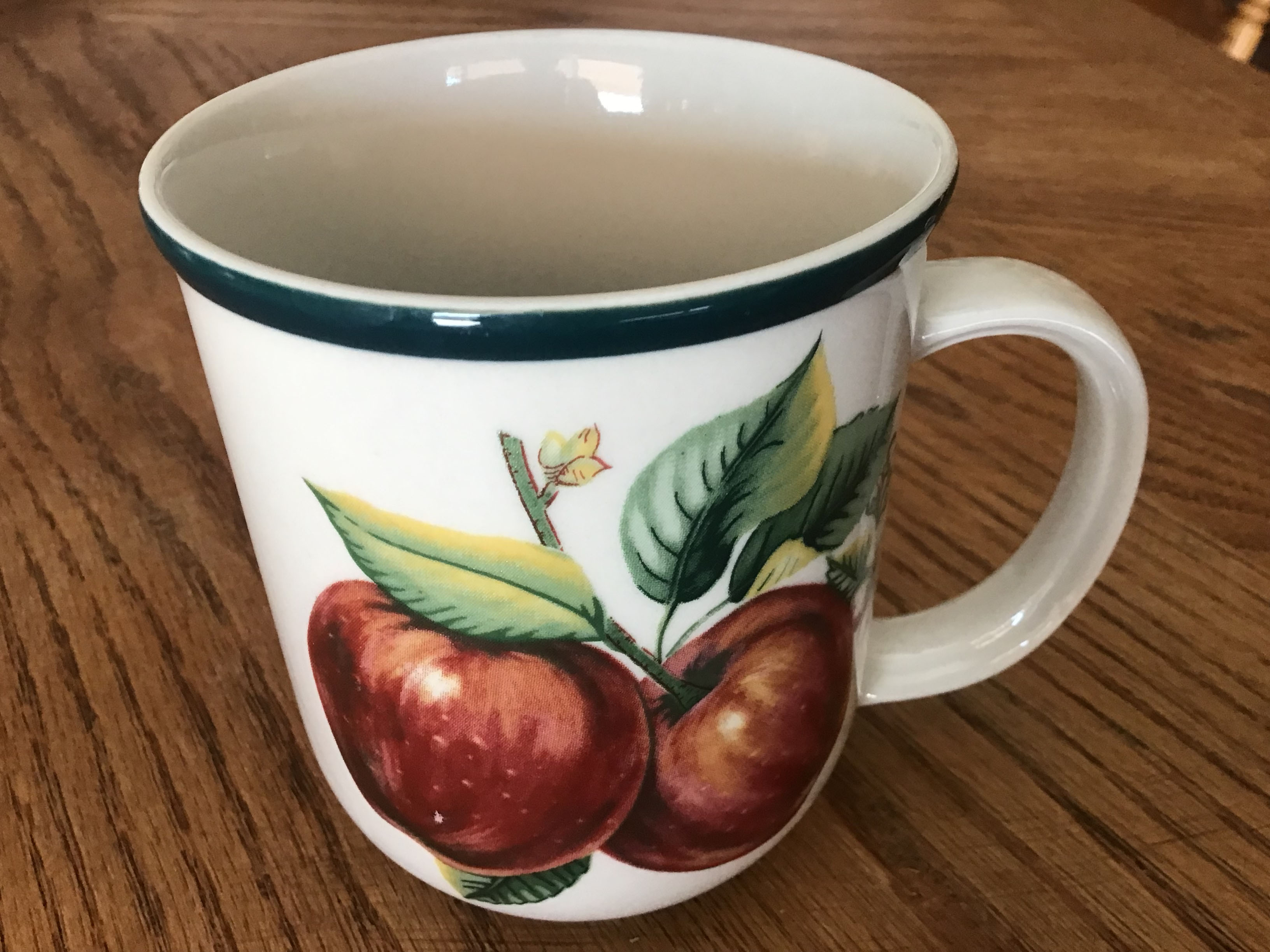 ceramic mugs (Apple Casuals collection)