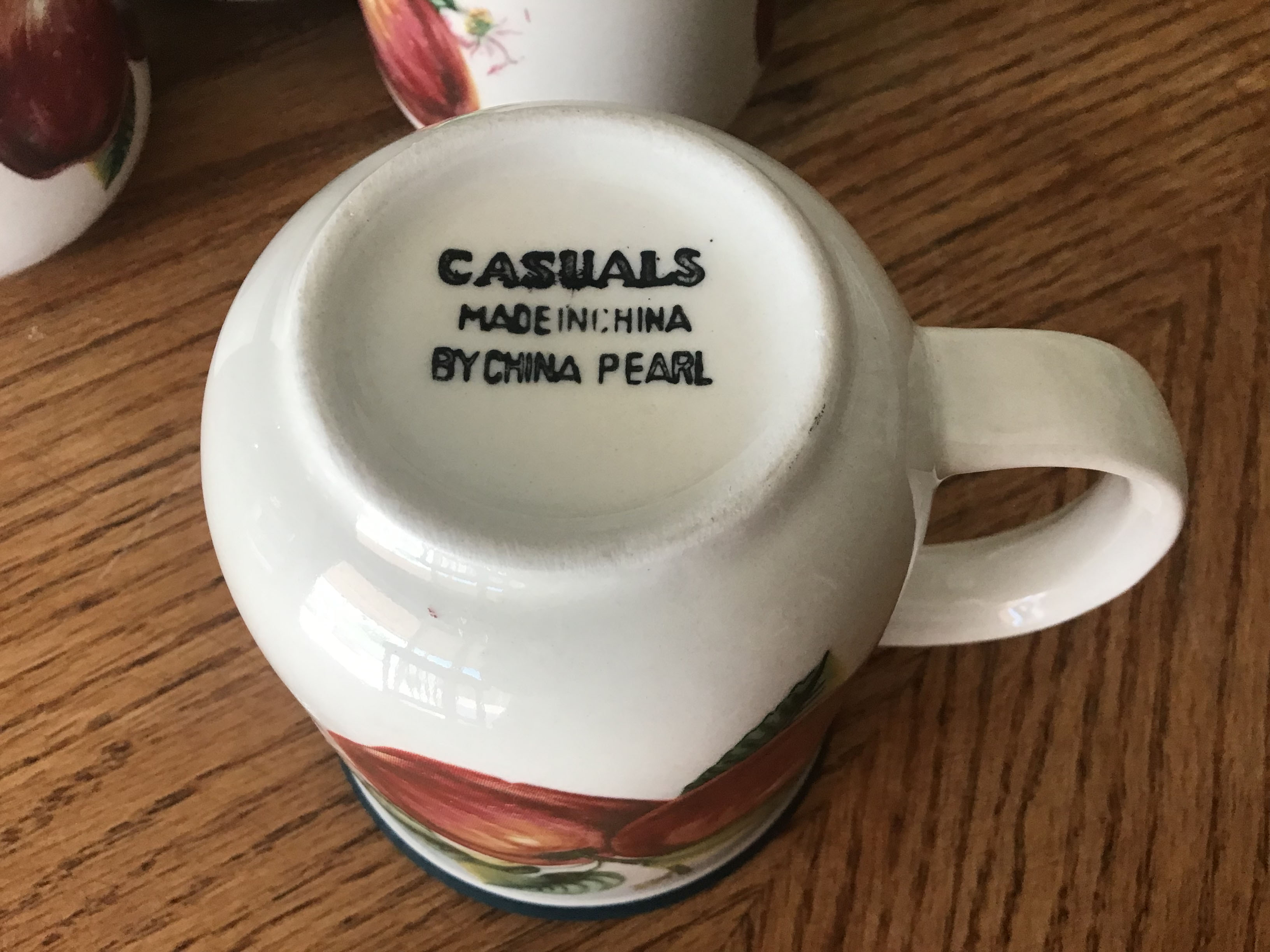 ceramic mugs (Apple Casuals collection)