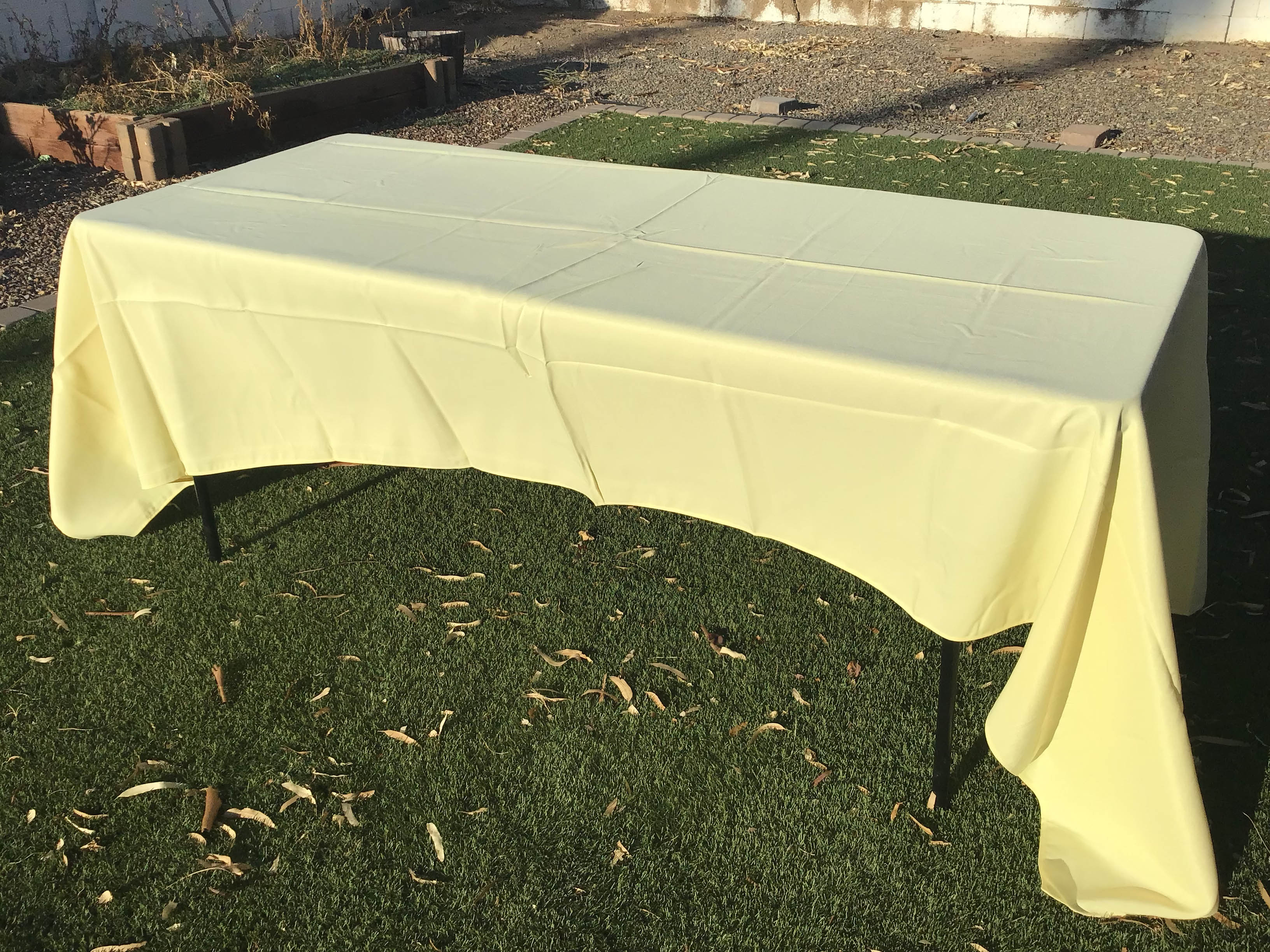 rectangle tablecloths (pastel yellow) - 60 x 120