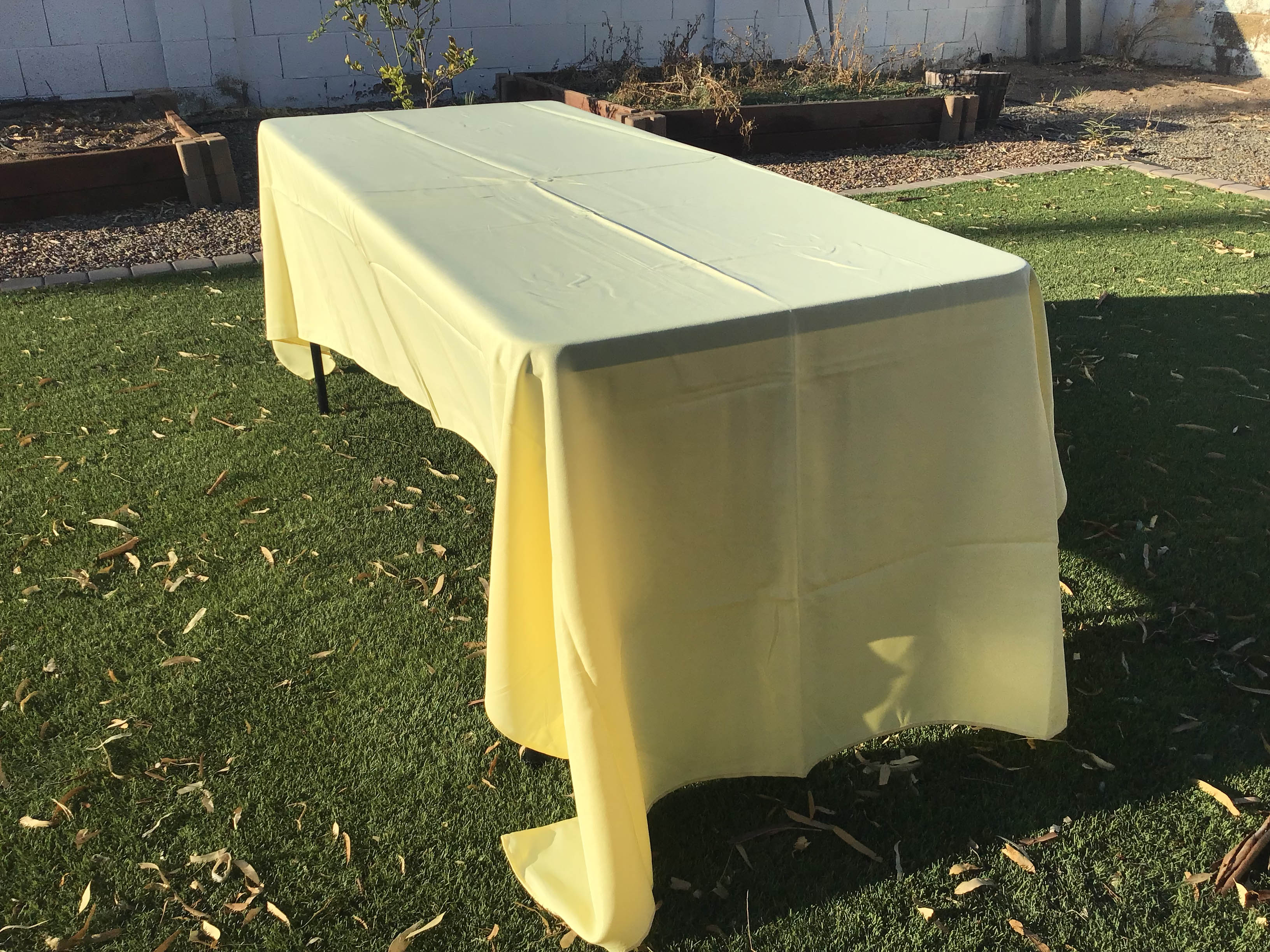 rectangle tablecloths (pastel yellow) - 60 x 120