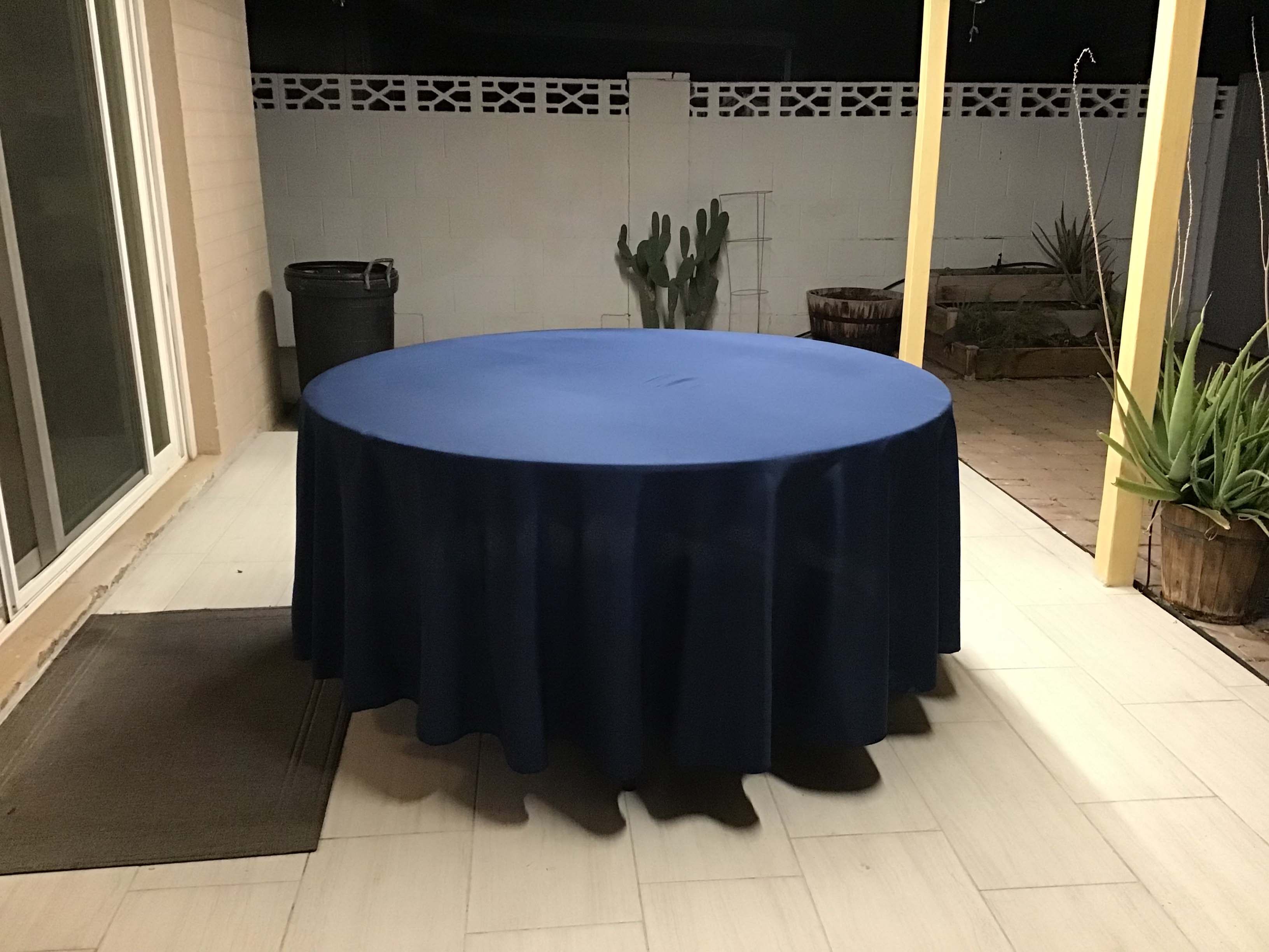 round tablecloths (navy blue) - 108