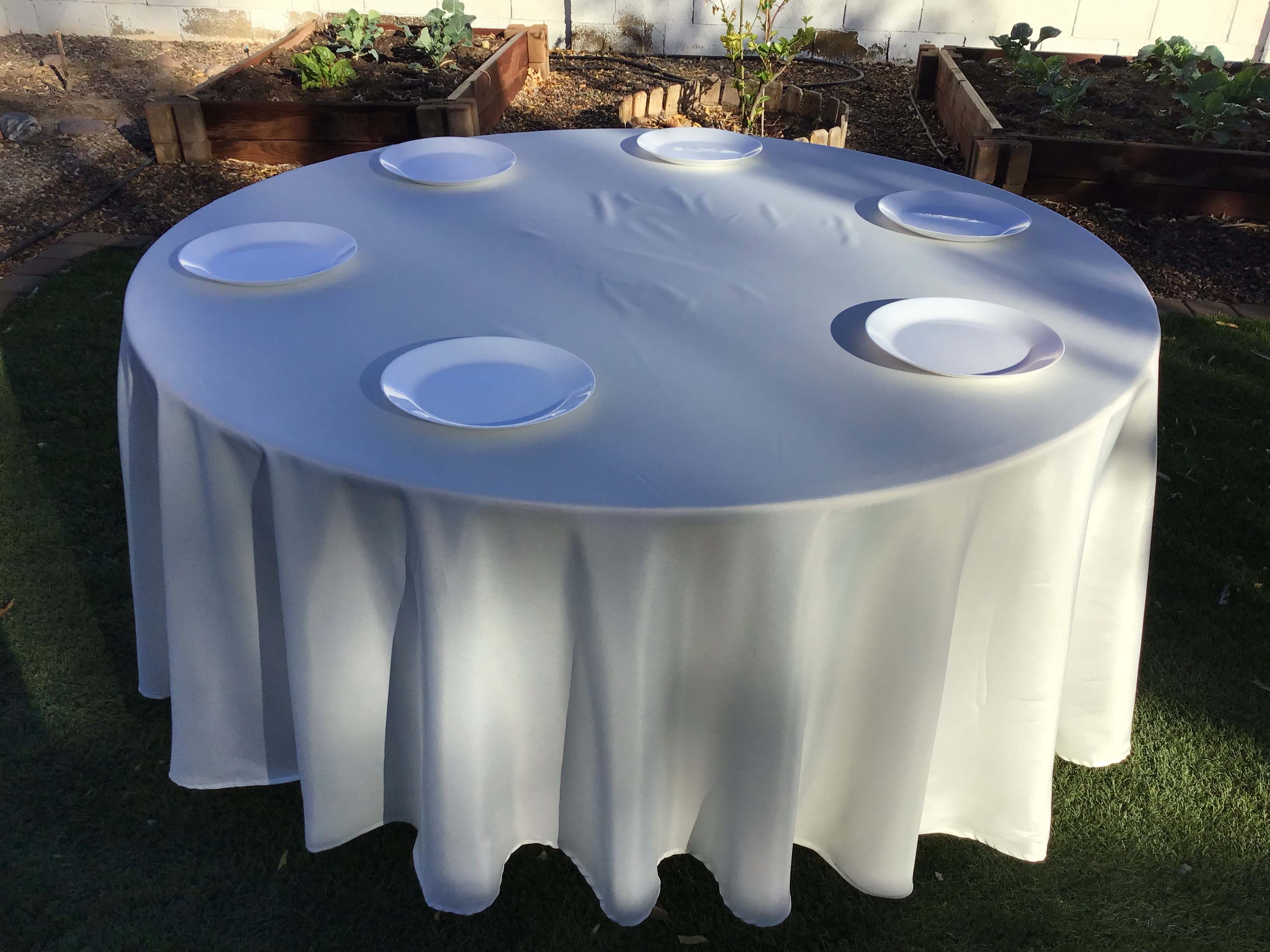 round tablecloths (ivory) - 108