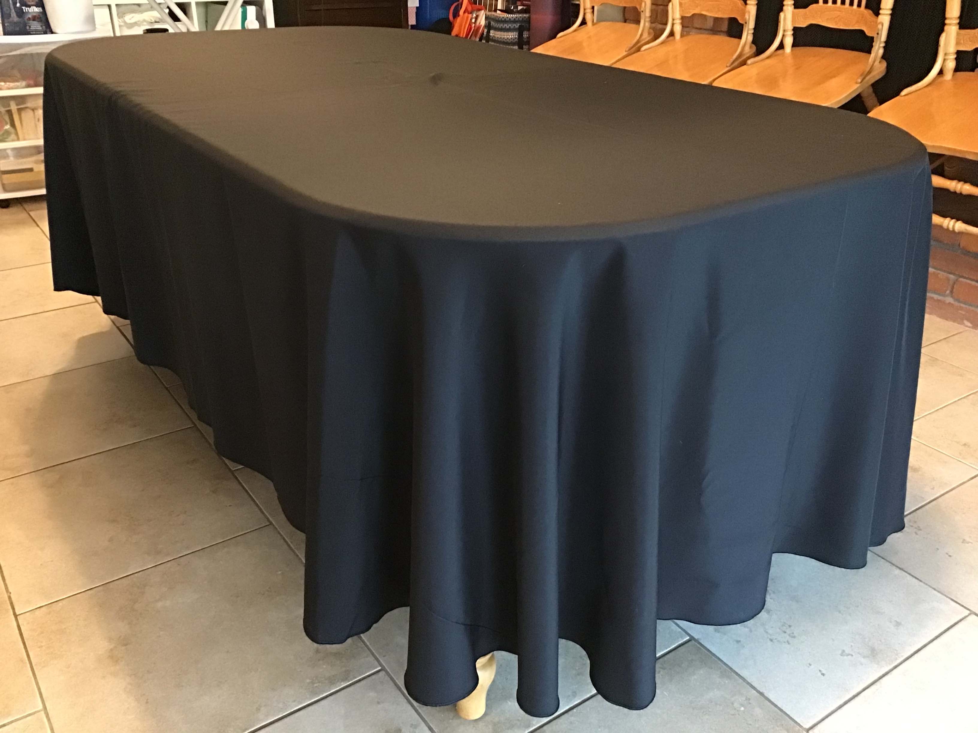 oval tablecloths (black) - 90 x 132