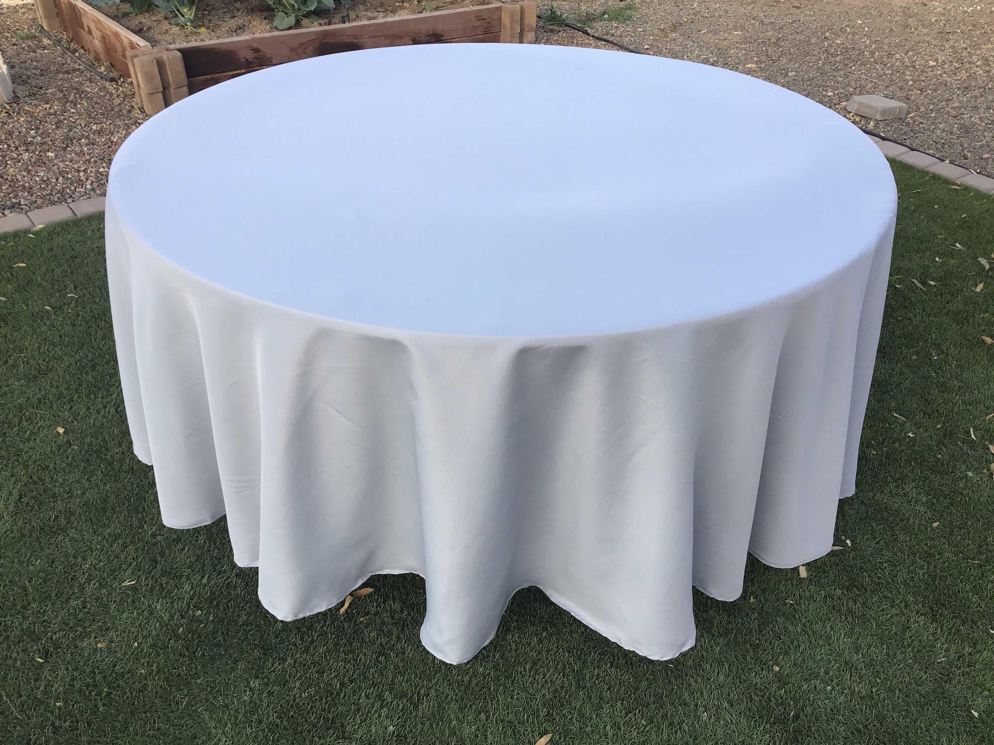 round tablecloths (silver) - 108