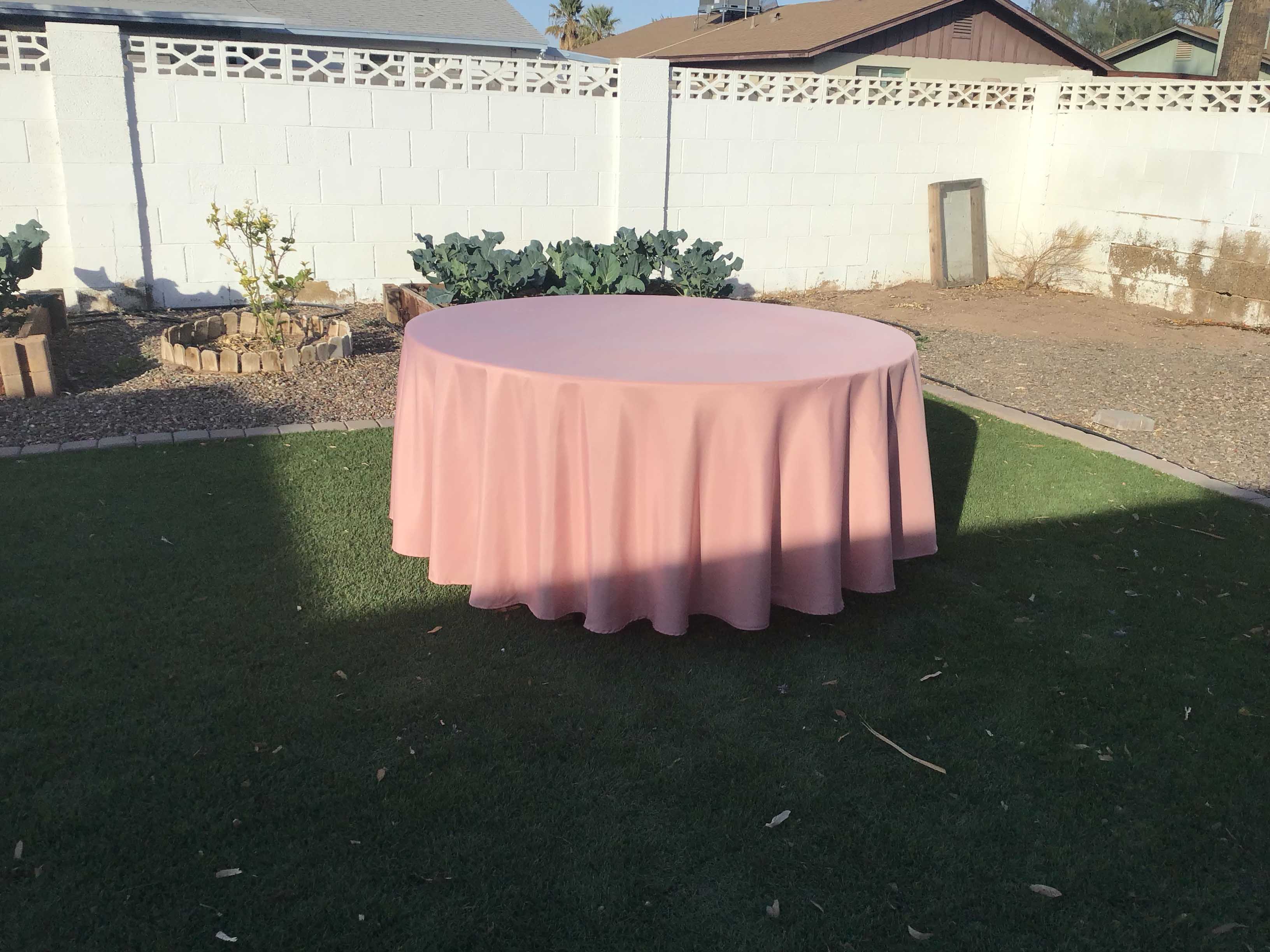 round tablecloths (dusty rose) - 108