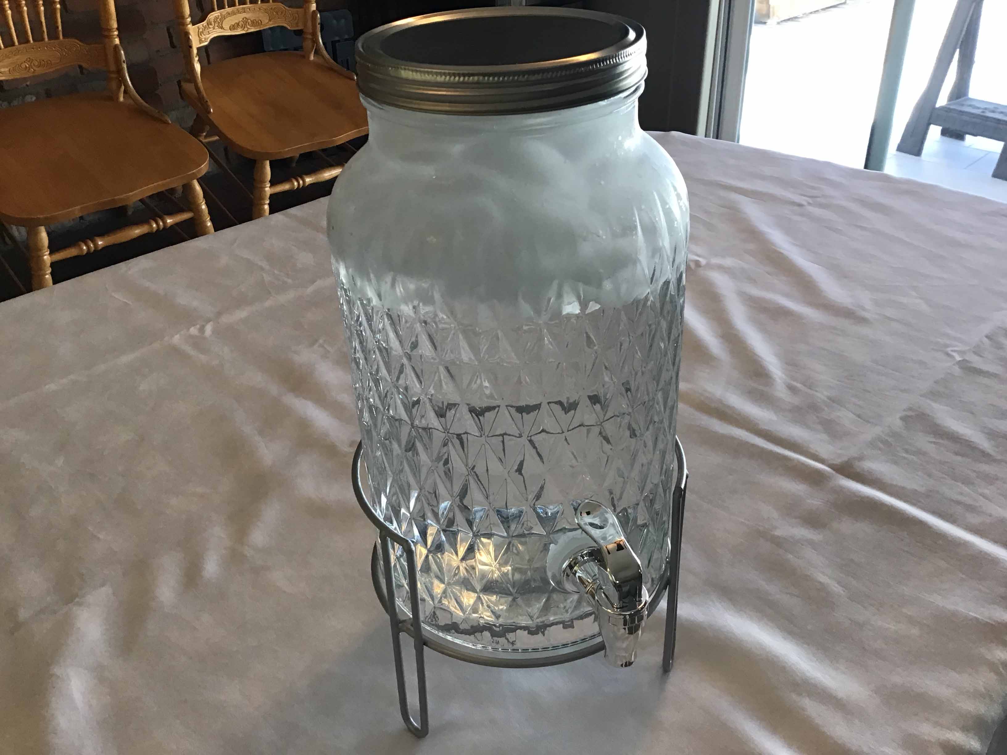 water dispenser (glass, diamond pattern)