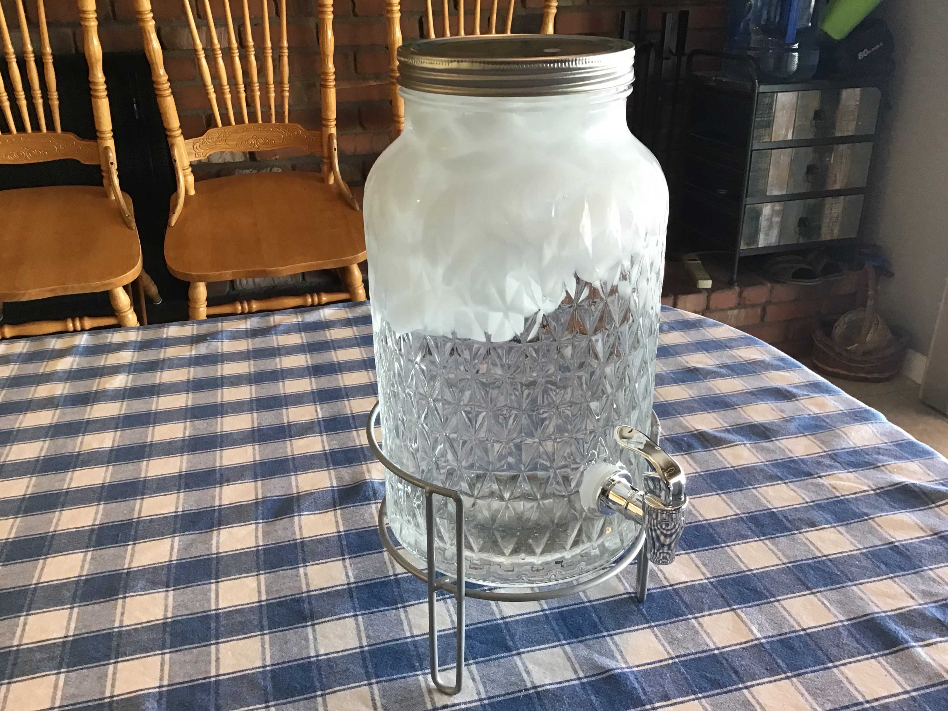 water dispenser (glass, diamond pattern)