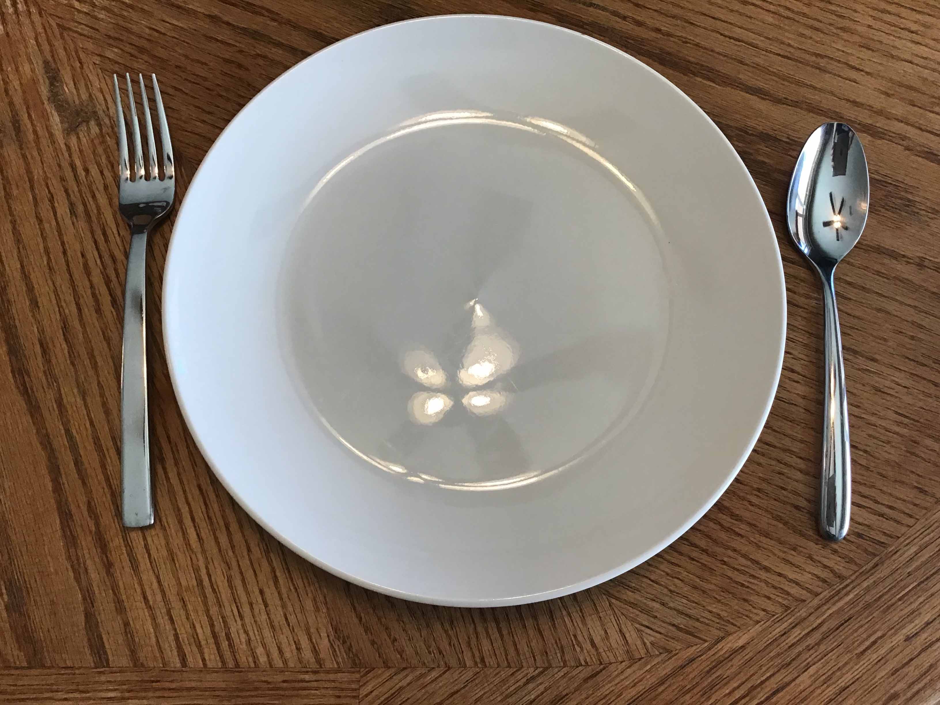 serving platter / large dinner plate (white, Royal Norfolk)