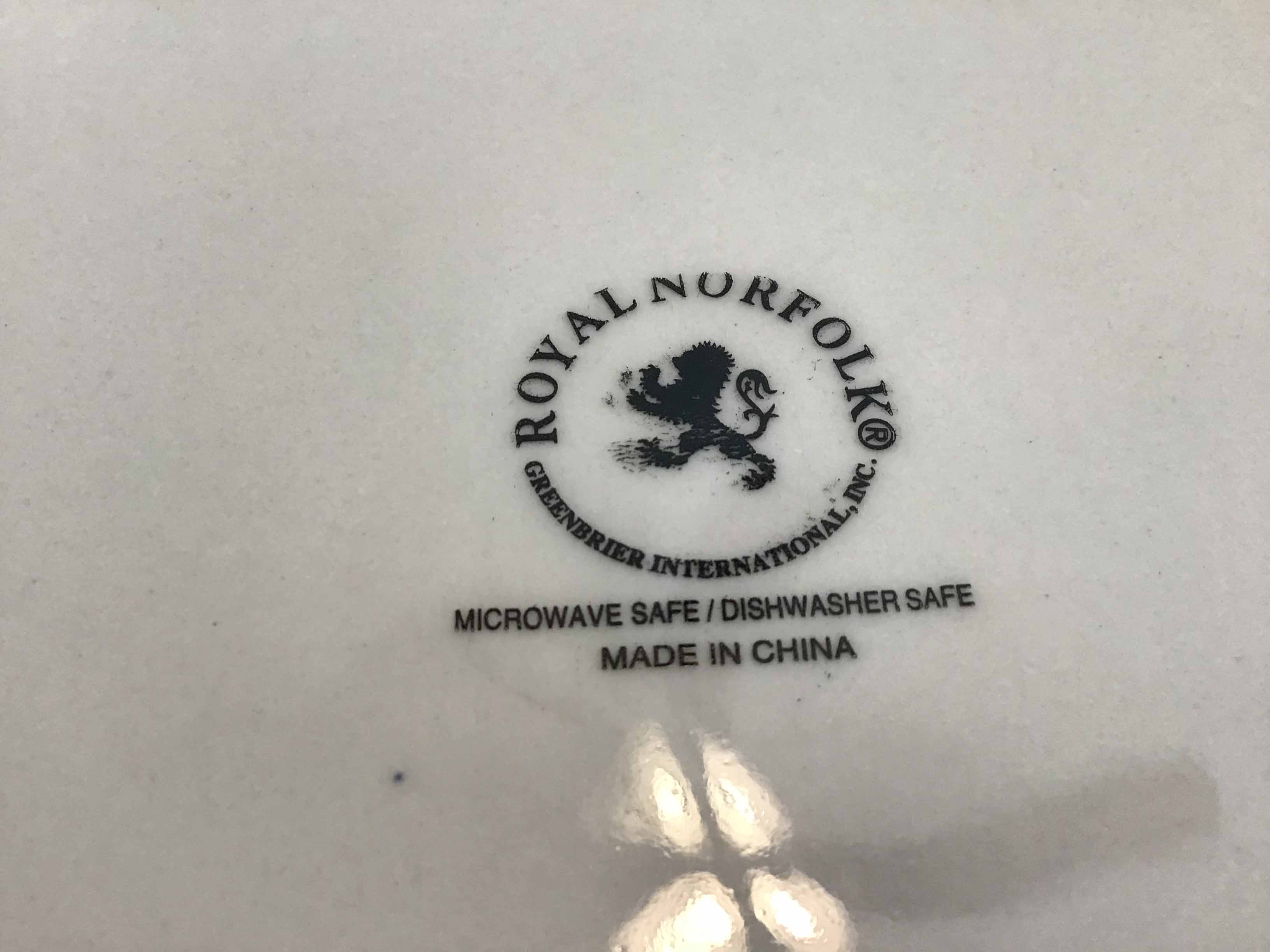 serving platter / large dinner plate (white, Royal Norfolk)