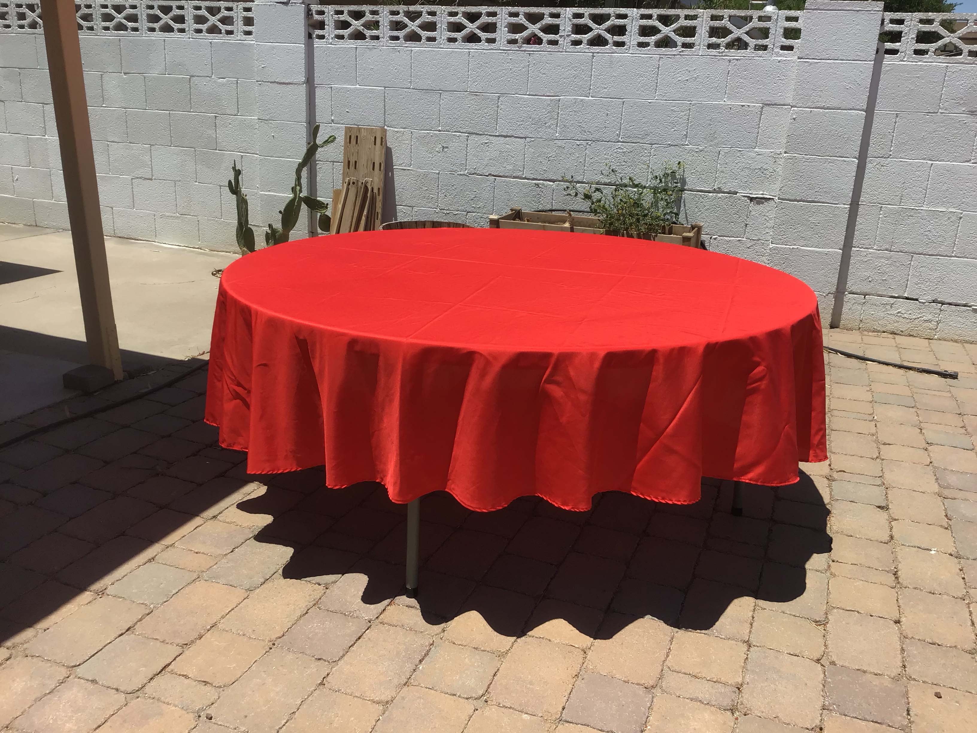 round tablecloths (red) - 108