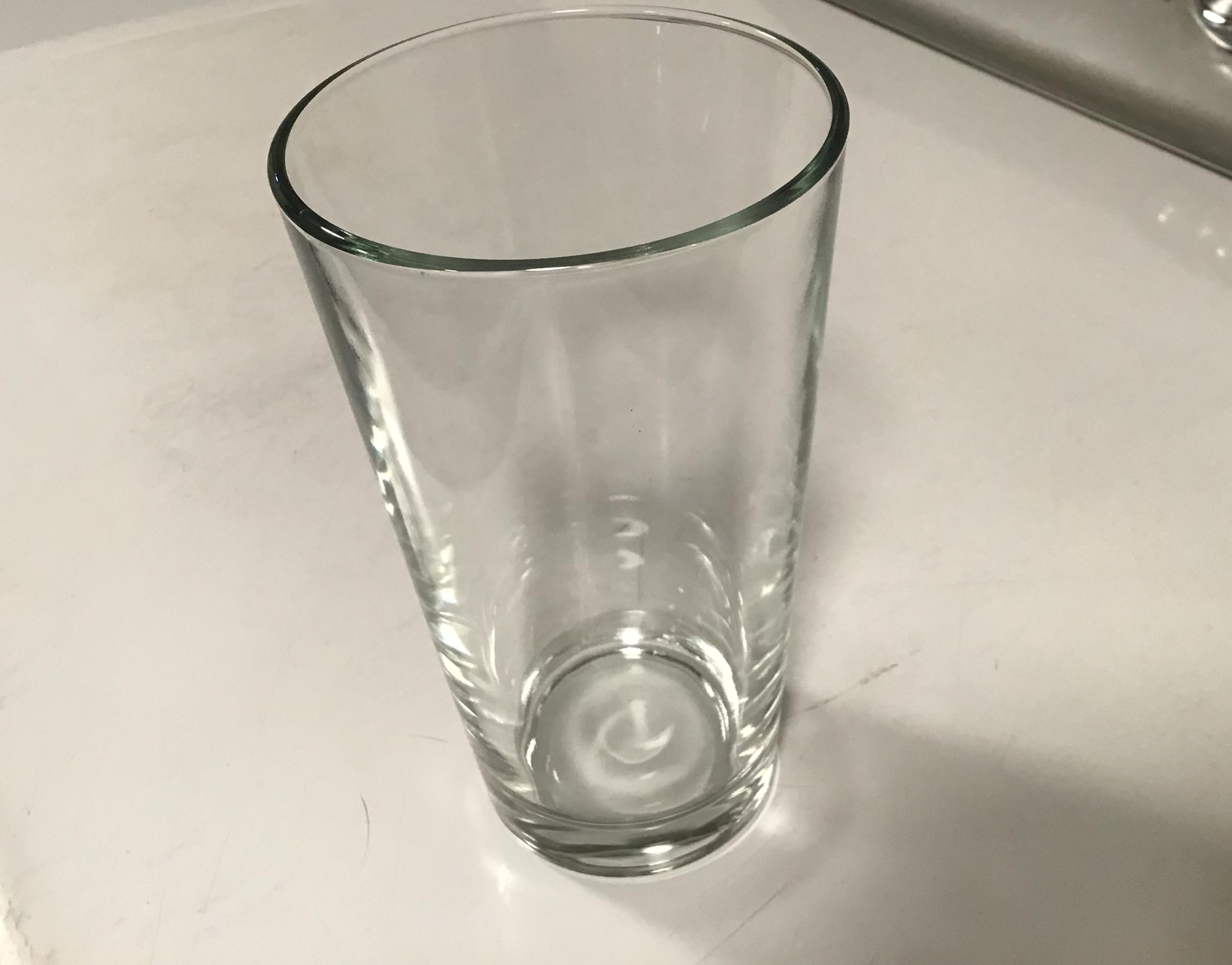drinking glasses (glass)