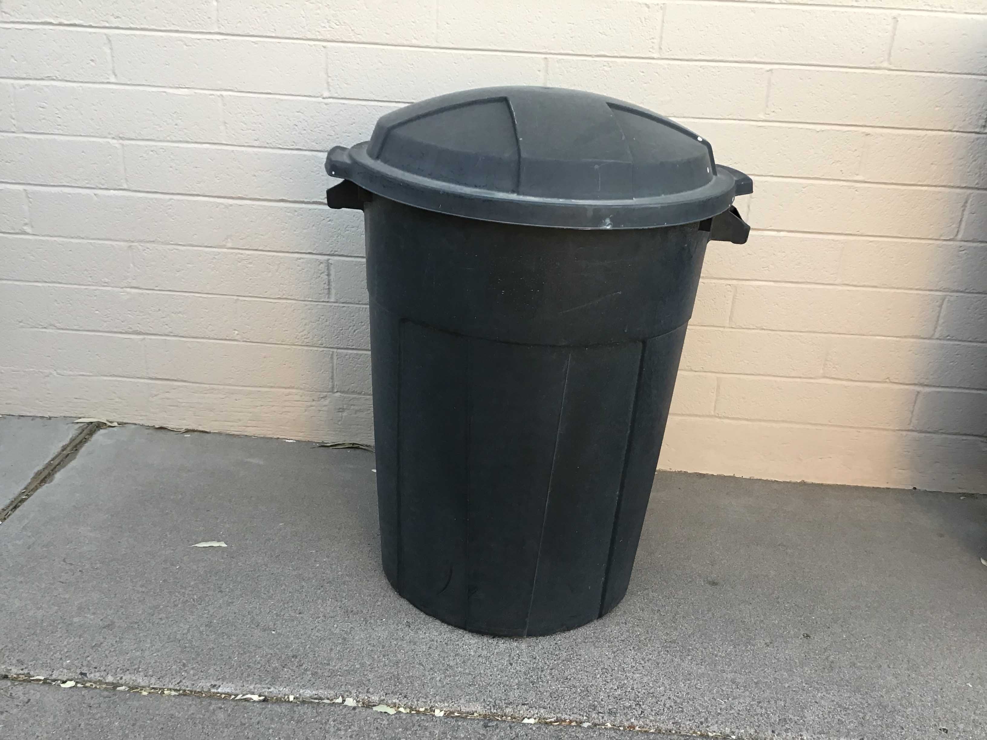 32-gallon trash can