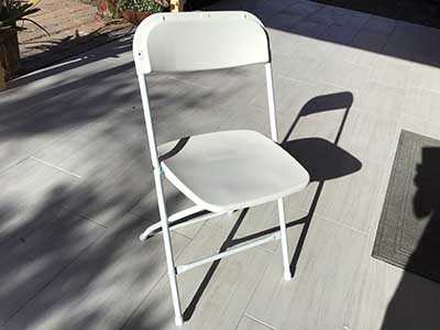 folding chairs (plastic/steel, white)