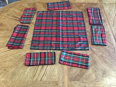 cloth dinner napkins (Christmas plaid)