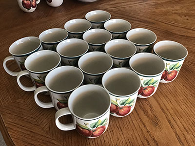 ceramic mugs (Apple Casuals collection)