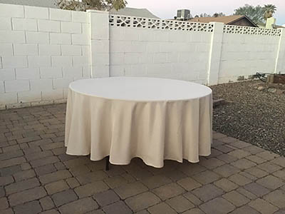 round tablecloths (beige) - 108