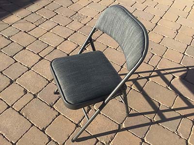 folding chairs (deluxe, padded, gray/black)