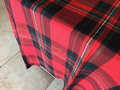 rectangle tablecloths (red/black/gold Christmas plaid) - 60 x 118