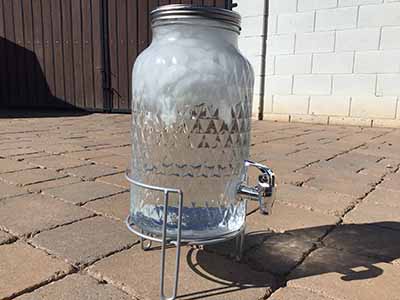 water dispenser (glass, diamond pattern)