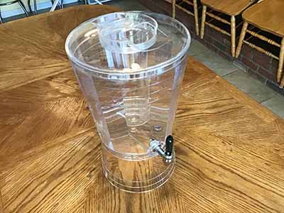 beverage dispenser with ice core (plastic)
