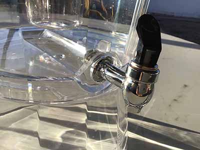 beverage dispenser with ice core (plastic)