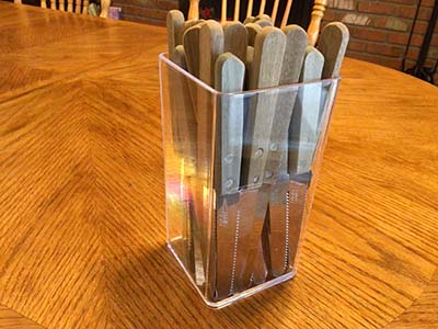 steak knives (rounded tip)