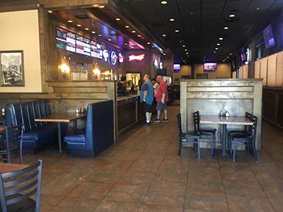 Barro's Pizza interior