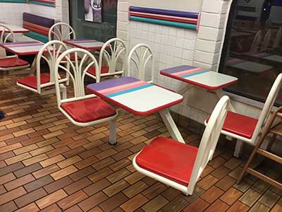 Bosa Donuts interior