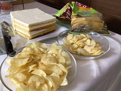 potato chips and cake