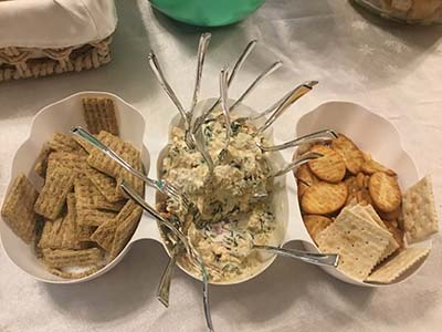 crackers and dip